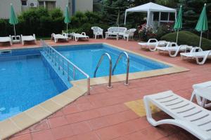 The swimming pool at or close to Apart complex Starfish със собствено паркомясто