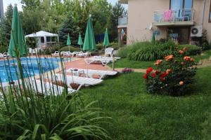 The swimming pool at or close to Apart complex Starfish със собствено паркомясто
