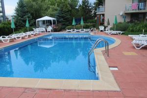 The swimming pool at or close to Apart complex Starfish със собствено паркомясто