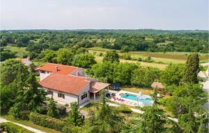 Bazén v ubytování Stunning Apartment In Barban With Wifi nebo v jeho okolí