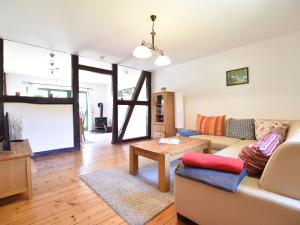 Spacious Holiday Home in Landstorf Zierow with beach nearbyにあるシーティングエリア