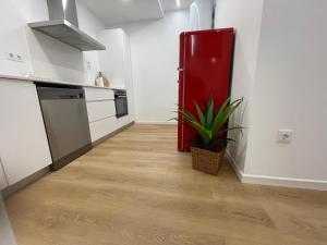 A kitchen or kitchenette at Oktheway Perbes Beach 2