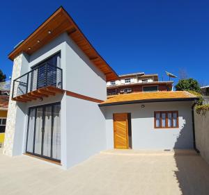 O edifício em que a casa de temporada se localiza