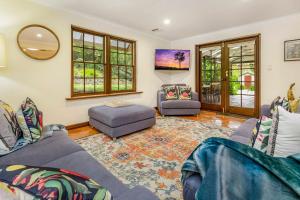 Posezení v ubytování Redgum-Retreat, 4Bdrm Sleeps 8 Wildlife