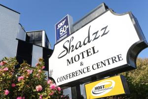 Certifikát, hodnocení, plakát nebo jiný dokument vystavený v ubytování Shadzz Motel