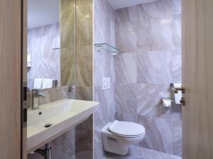Ein Badezimmer in der Unterkunft Hotel D'Elegant Dubrovnik