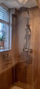 Баня в Quaint little guest suite with private parking