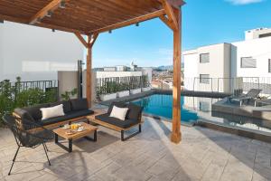 Fotografia z galérie ubytovania Luxury villa Natali with pool terrace and sea view v destinácii Podstrana