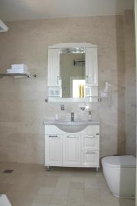 Villa Eagle Eye Montenegro tesisinde bir banyo