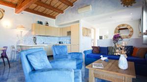 A seating area at Sea View - Rena Bianca