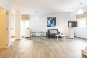 A television and/or entertainment centre at Loft Santa Lucia Centro