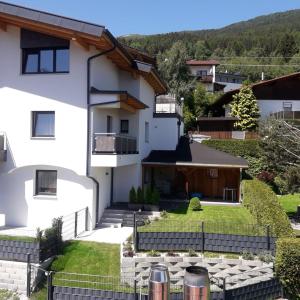 Nespecifikovaný výhled na hory nebo výhled na hory při pohledu z apartmánu