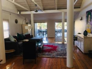 Zona de estar de Camps Bay Apartment