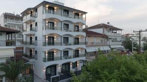 Το κτήριο όπου στεγάζεται  το ξενοδοχείο διαμερισμάτων