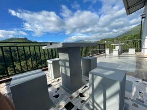 Ban công/sân hiên tại Dedunu Guest