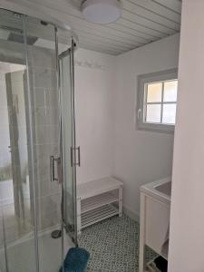 Kúpeľňa v ubytovaní L'hacienda de Soubran, Le Gîte à Grand-mère, classé 4 étoiles