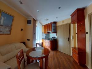 Nhà bếp/bếp nhỏ tại Apartament Róża Wiatrów