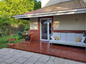 Vonkajšia záhrada v ubytovaní Patio Orłowo