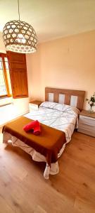 Łóżko lub łóżka w pokoju w obiekcie Apartamento Rural Playa Foz - VISTAS AL MAR