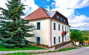 Foto dalla galleria di Hotel Stará škola na Šumavě a Hořice na Šumavě