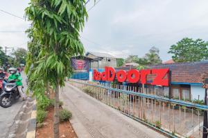 Galeriebild der Unterkunft RedDoorz Syariah At Jl Pangeran Hidayatullah Cianjur in Cianjur