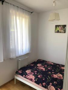 Łóżko lub łóżka w pokoju w obiekcie Apartament WARMA Gdańsk