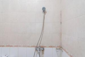 Bagno di RedDoorz Plus At Hotel Sofia Pangandaran