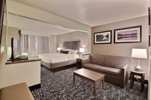 Ліжко або ліжка в номері Best Western Greeley