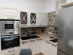 A kitchen or kitchenette at Independent house in rural setting Még 18 kép