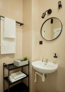 Kylpyhuone majoituspaikassa RUMI Hotel with Self Check-In