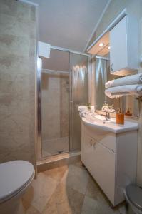 Et badeværelse på Apartments Paskovic