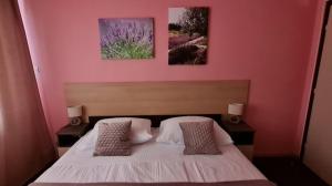 Posteľ alebo postele v izbe v ubytovaní Apartman Norma free parking