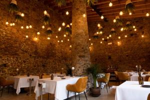 A restaurant or other place to eat at Es Portal Restaurant i Hotel Boutique - Adults only