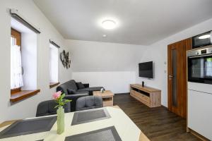 Kuchyňa alebo kuchynka v ubytovaní Apartmány Závětří