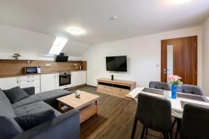 Kuchyňa alebo kuchynka v ubytovaní Apartmány Závětří