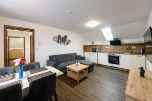 Kuchyňa alebo kuchynka v ubytovaní Apartmány Závětří