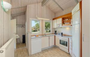 Nhà bếp/bếp nhỏ tại Poolhaus 2 In Hohendorf