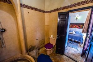 Koupelna v ubytování Riad Khabia & Spa