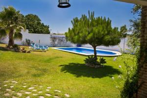 The swimming pool at or close to espectacular villa con piscina en Conil CL-5C