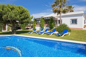 The swimming pool at or close to espectacular villa con piscina en Conil CL-5C