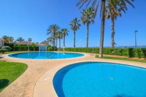 Bazén v ubytovaní Residencial Azul Marino alebo v jeho blízkosti