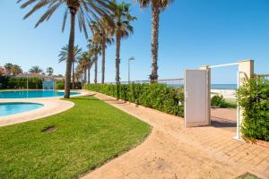 Bazén v ubytovaní Residencial Azul Marino alebo v jeho blízkosti