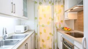 Kuchyňa alebo kuchynka v ubytovaní Residencial Azul Marino