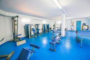 Posilňovňa alebo fitness centrum v ubytovaní Residencial Azul Marino