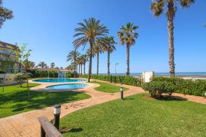 Bazén v ubytovaní Residencial Azul Marino alebo v jeho blízkosti