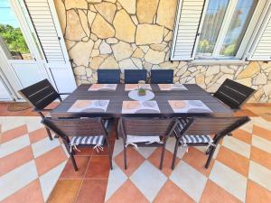 Fotografia z galérie ubytovania Beachfront 5BR Home Victoria v destinácii Kukljica
