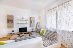 Fotografie z fotogalerie ubytování Apartment Rogoznica/Sibenik Riviera 36422 v Rogoznici