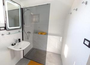 Kúpeľňa v ubytovaní Apartments Arsen