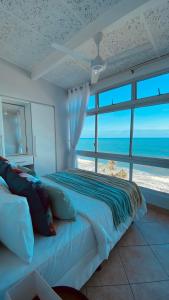 Afbeelding uit fotogalerij van Sea View Luxury Penthouse in Ballito