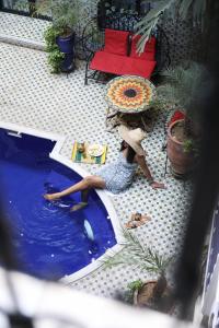 Piscina en o cerca de Riad Bindoo & Spa